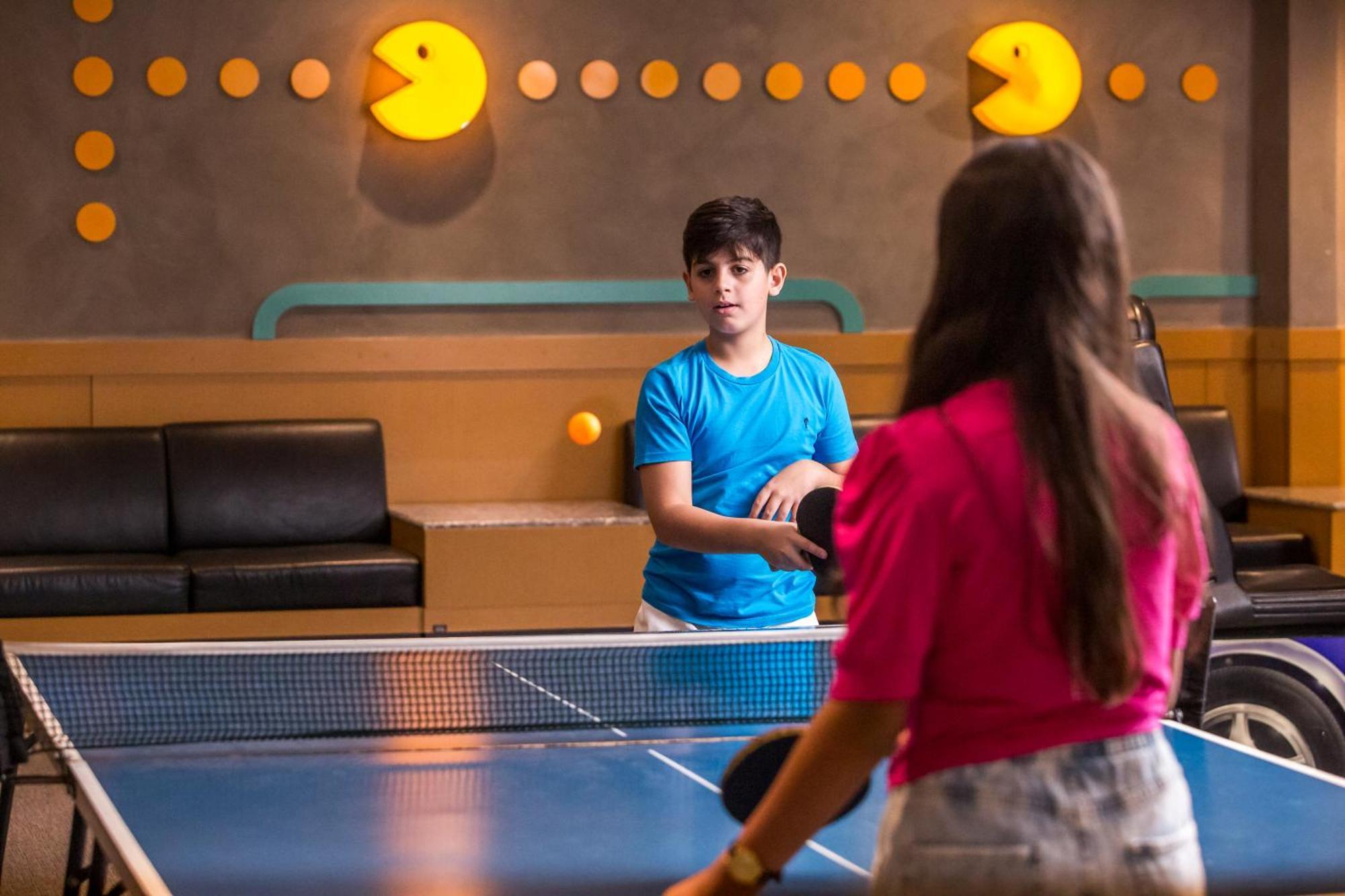 Blue Tree Thermas De Lins Resort Esterno foto Table tennis at the hotel