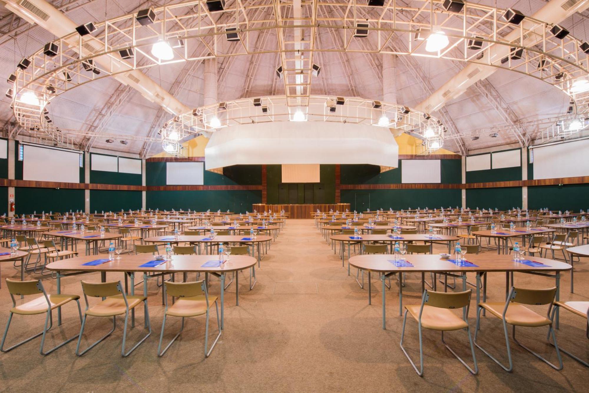 Blue Tree Thermas De Lins Resort Esterno foto The main conference hall